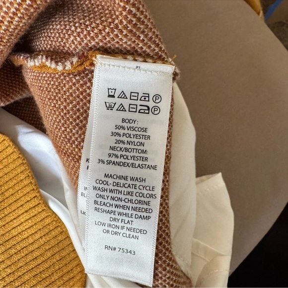 JNY Jones New York Blouse And Sweater V-Neck White Brown Gold Women's S Preppy - Picture 6 of 7
